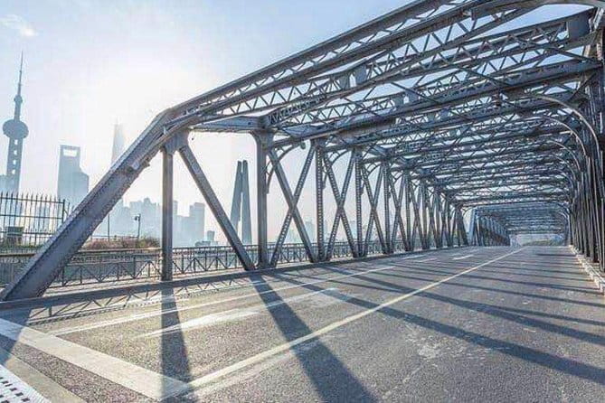 2.5-Hour Private Shanghai Bund Walking Tour including Local Dumpling Tasting - The Bund walk itself: how the guide turns sights into sense