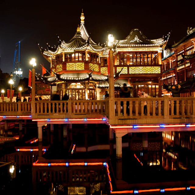 2 Day Private Shanghai Skyline to Watertown & Suzhou Garden - Should you book this 2-day private Skyline-to-Watertown & Suzhou Garden tour?