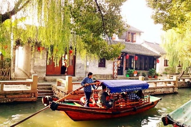 2-Day Zhujiajiao Water Town, Shanghai and Suzhou Private Tour - Yu Garden in the heart of Shanghai: Ming-era design in under an hour