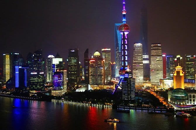 3-Hour Private Customized Shanghai Night Tour - Stop 1: The Bund (Wai Tan) for skyline photos with context