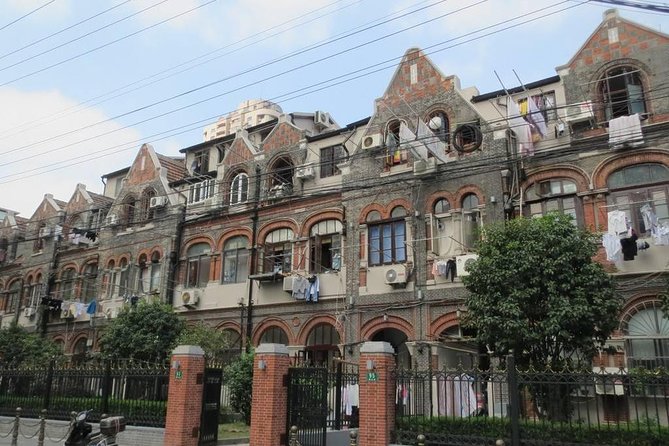 3-Hour Private Tour to Jewish Ghetto and Shanghai Bund - Stop 1: Jewish Refugees Museum at Ohel Moishe Synagogue