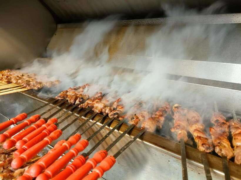 3-Hour Shanghai Street Food Tasting & Old Town Private Tour - The Nine Lucky Zigzag Bridge and the Oldest Tea House Area