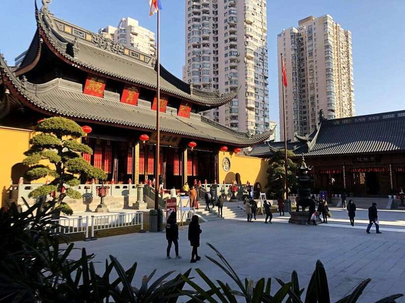 4-Hour Shanghai City Private Tour by German-Speaking Guide - Pudong New Island and the skybridge: futuristic views with a little modern swagger