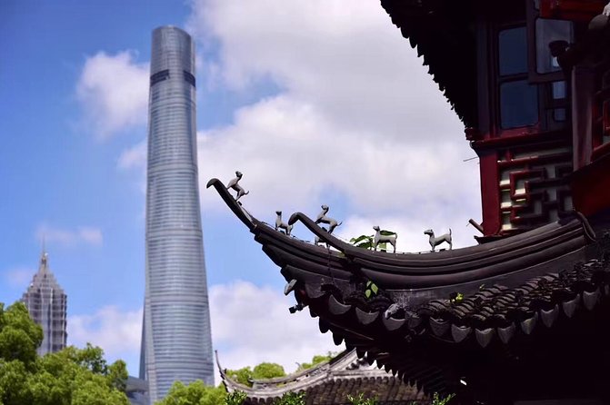 4-Hour Shanghai Highlight Tour: Yu Garden and Jade Buddha Temple - Yu Garden and Yu Yuan Bazaar: Garden Time Then Market-Street Reality