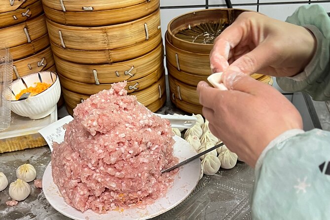 4-Hr Shanghai Layover Tour: Maglev, Wet Market, Food, Landmarks - Wet Market Walk: The Color, Smells, and Food Logic of Daily Shanghai