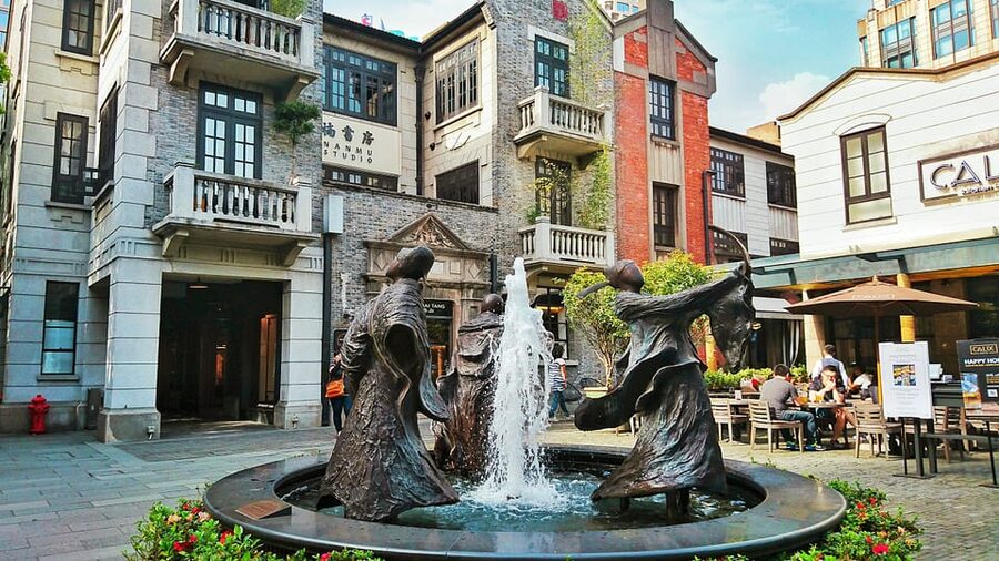 All Inclusive Shanghai City Tour by German-Speaking Guide - Jade Buddha Temple and the Burma-Linked Statue