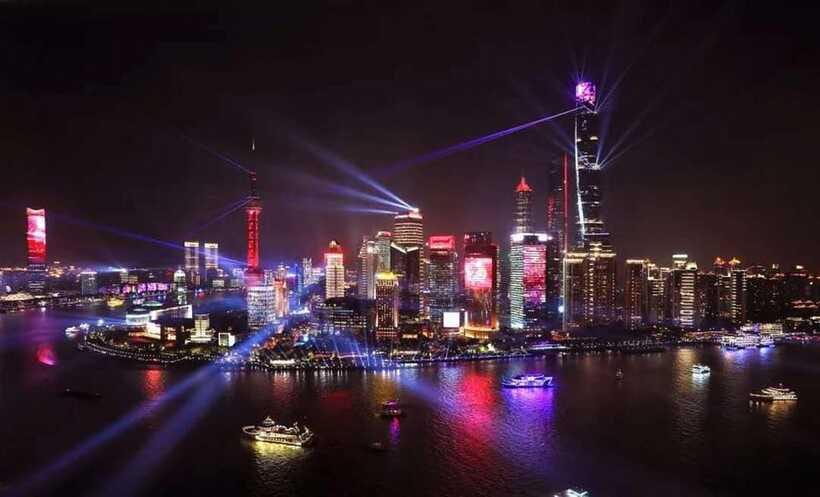 Amazing Shanghai Night Lights:River Cruise &Private Transfer - West bank colonial buildings: the views have a story