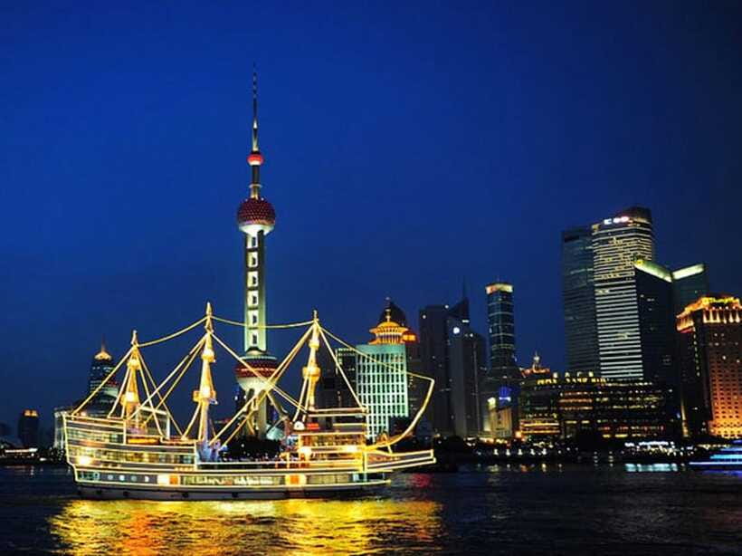 Amazing Shanghai Night Lights:River Cruise &Private Transfer - What the 3-hour schedule feels like in real life