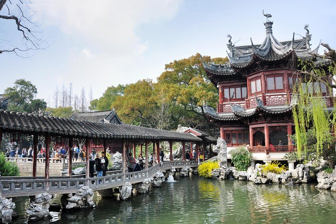 Best of Shanghai Day Tour, including Jade Buddha Temple & Bund & Yuyuan Garden - Shanghai Museum: a design you notice even before you walk in