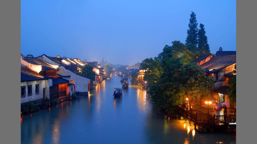 Delve into Wuzhen Water Town: Private Tour from Shanghai - Guides Make the Day: English Support and Real Flexibility