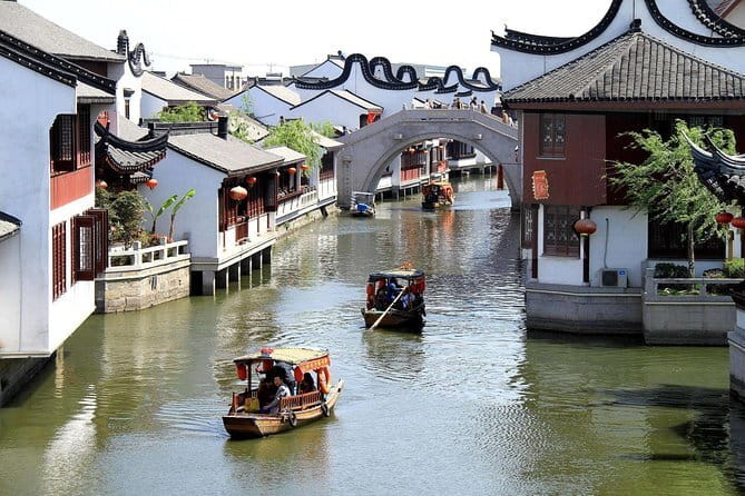 Flexible Airport Layover Tour of Shanghai City Highlights with Spa Option - Nanjing Road (Nanjing Lu): A Food Moment Plus a Spa Option
