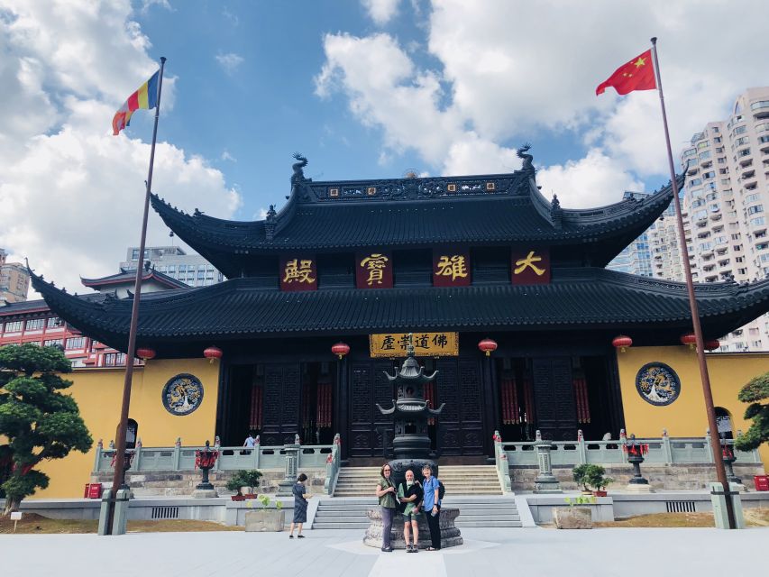 Flexible Layover Tour: Experience Shanghai on Your Schedule - Yuyuan Garden’s ancient charm (and the Monday swap)