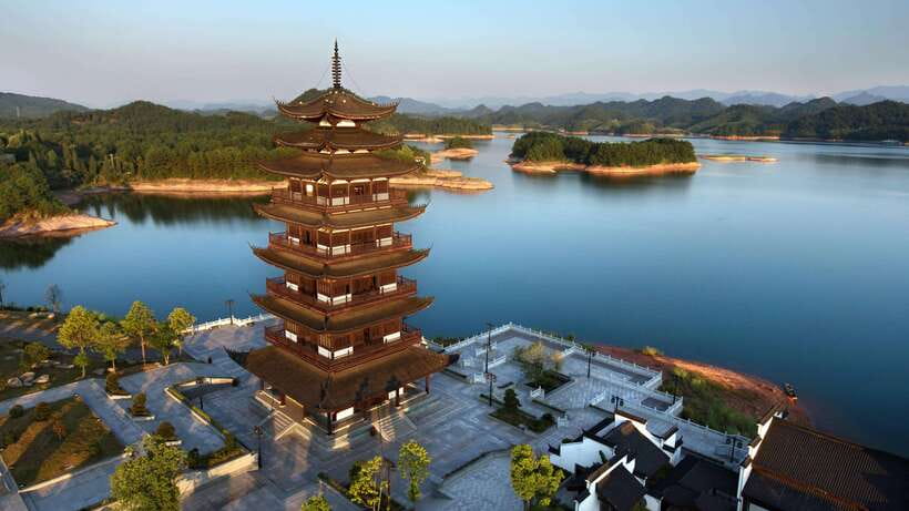 From Shanghai: Hangzhou Private Day Trip by Bullet Train - Entering Hangzhou Like a Local: From Your Shanghai Hotel to West Lake