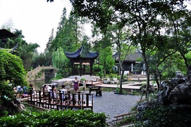 From Shanghai: Zhujiajiao Water Town Private Tour with Boat Ride - Lunch or Dinner: Included Local Food Without the Guesswork
