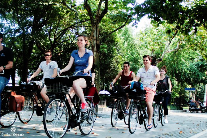 Half-Day Bike Tour of Shanghai Old Town with Food Tasting - Why Shanghai Old Town Works So Well on a Bike