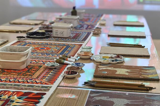 Hands On Chinese Cave Murals with Local Expert - The Classroom Setting in Shanghai: Calm, Focused, and Not Too Big