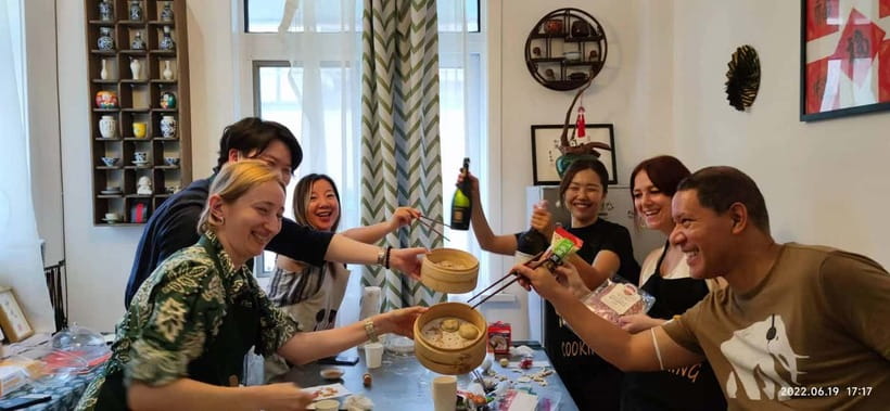 Make Soup Dumpling: Vegan or Pork in Shanghai Shikumen - Choosing Vegan or Pork Xiaolongbao in a Shikumen Lane Kitchen