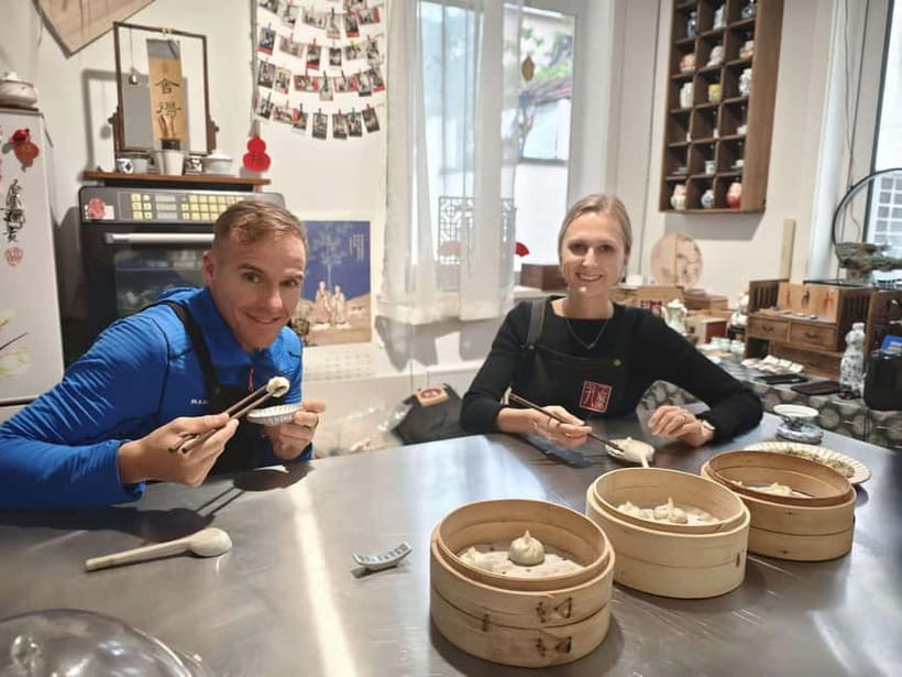 Make Soup Dumpling: Vegan or Pork in Shanghai Shikumen - Should You Book This Vegan or Pork Xiaolongbao Class?