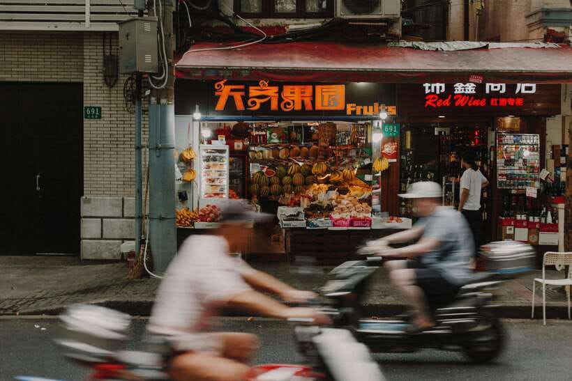 Private 3 hour bike tour with coffee break - Why biking is one of the smartest ways to see Shanghai