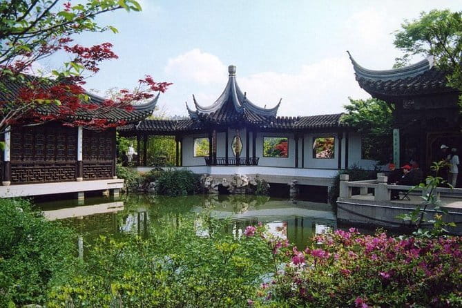 Private Customized Suzhou Highlights Tour with Tongli Water Town and Tuisi Garden - Entering Suzhou: the private format that makes the day easier