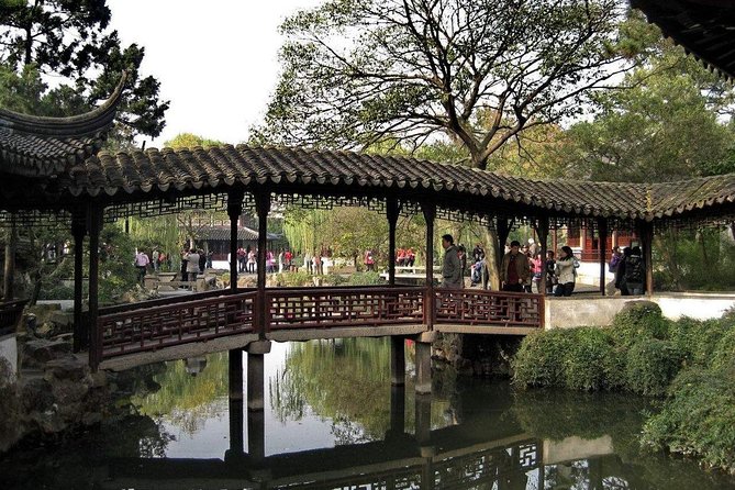 Private Flexible Suzhou City Tour with Tongli or Zhouzhuang Water Town Options - Timing, comfort, and what to pack for a full day