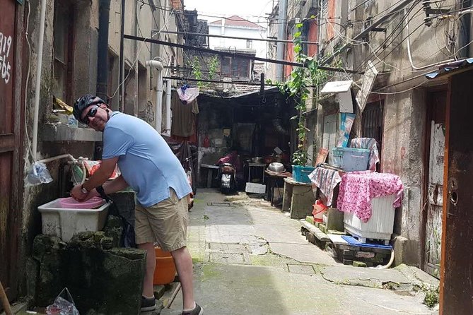 Private Half-Day Tour: Amazing Highlights of Old Shanghai - Yu Garden (Yuyuan Garden): classic courtyards plus a queue-bypassing ticket