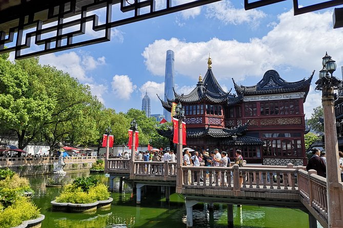 Private Tour of Shanghai Highlights and Zhujiajiao Water Town in One Day - A Door-to-Door Shanghai Day That Starts at 9:00