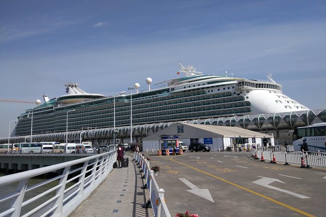 Private Transfer: Shanghai Wusongkou Cruise Terminal (Baoshan Port) to Hotel - Navigating Port Reality: Skipping Lines and Getting Moving