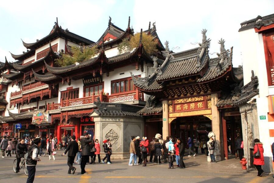 Shanghai: 3-Hour Old Shanghai City Tour - Old Town Bazaars and Card-Playing Streets: Where Shanghai Still Feels Local
