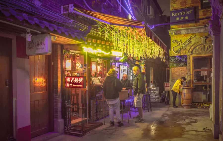 Shanghai: 4-Hour Nightlife Adventure & Tasting Bike Tour - Former French Concession to Jingan: architecture you can ride through