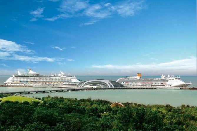 Shanghai Baoshan Cruise Port to Shanghai hotel:Private transfer service - The Ride Experience: Minivan Comfort, Luggage Space, and Practical Extras