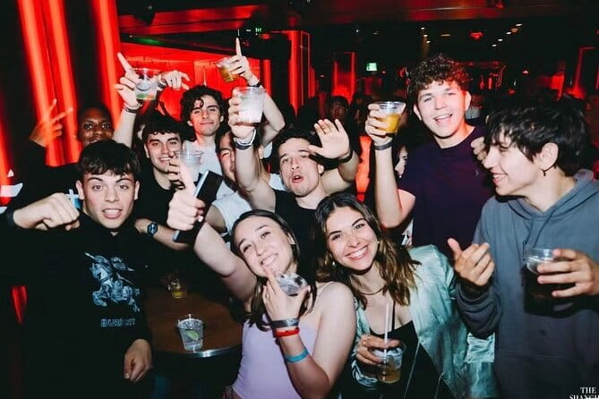 Shanghai bar hopping tour in the former french concession - Group size and the Jill factor