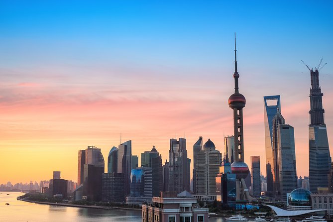 Shanghai Bus Tour:Yu Garden,Chenghuang,Zhujiajiao Water Town,Bund - The Bund at 5:30 PM: A Guided Walk Plus Free Time to Enjoy Night Views