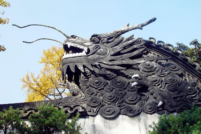 Shanghai Day Tour to Zhujiajiao Water Town, Yu Garden, Bazaar, Bund - Tips for comfort: shoes, umbrellas, and meal planning