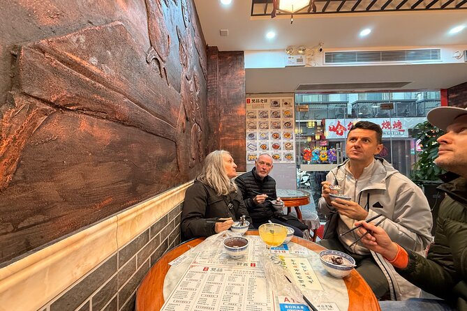 Shanghai Food and Culture Tour (10 dishes, 5 eateries) - Breakfast vs dinner: the food swaps that change the flavor story
