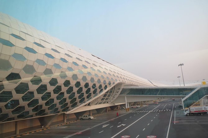 Shanghai Hongqiao Airport Private Departure Transfer in English Services - The Drive to SHA: Why Private Beats Taxi Chaos