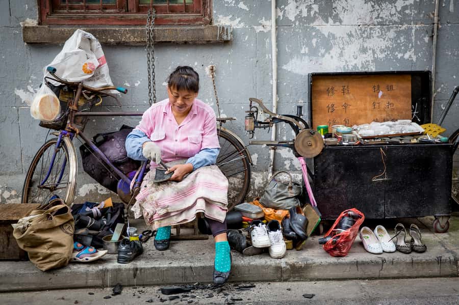 Shanghai Must-See and Foodie Test Bike Tour( Day & Night) - Food and snack stops: how to handle them on a bike day
