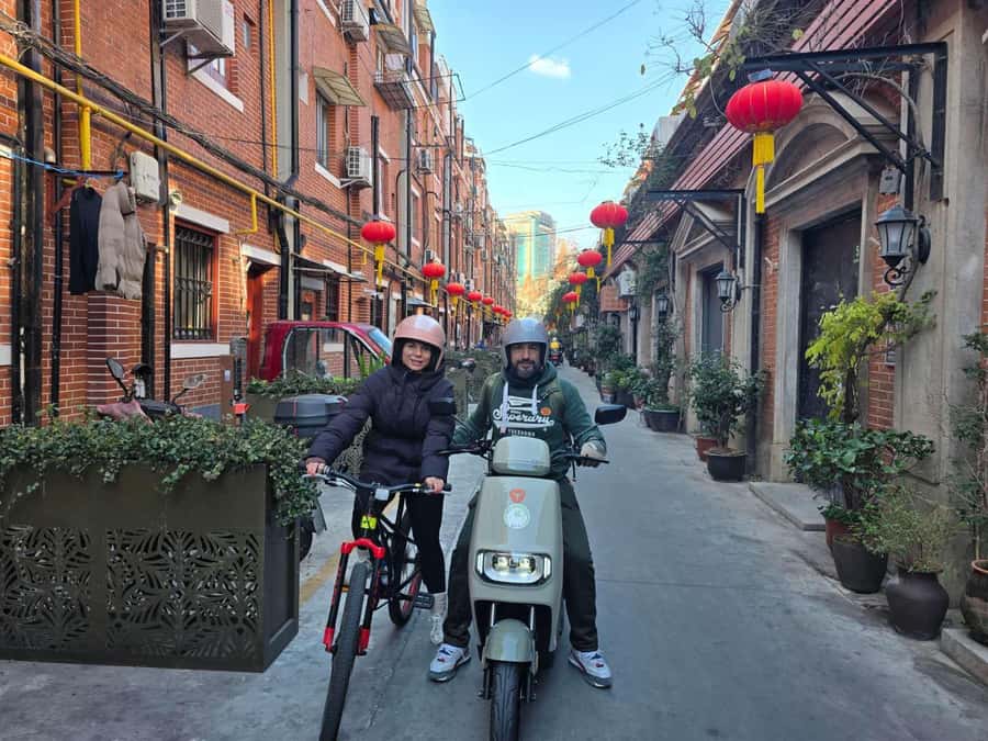 Shanghai Must-See and Foodie Test Bike Tour( Day & Night) - Guide style: why names like May, Mei, and Jenny show up in the experience