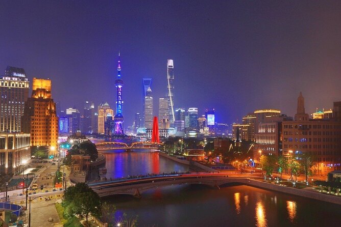 Shanghai Night River Cruise and Light Tour with Yuyuan Bazaar - On the Huangpu River: 60 minutes of Bund and Lujiazui at night