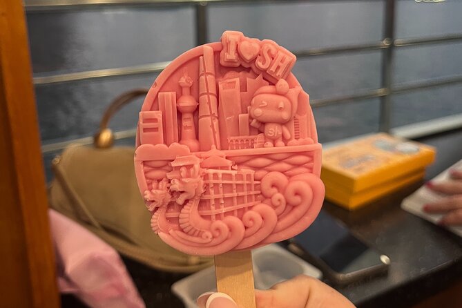 Shanghai Night River Cruise on Huangpu River - Jenny or Jessie: the guide factor (and why it matters for photos)