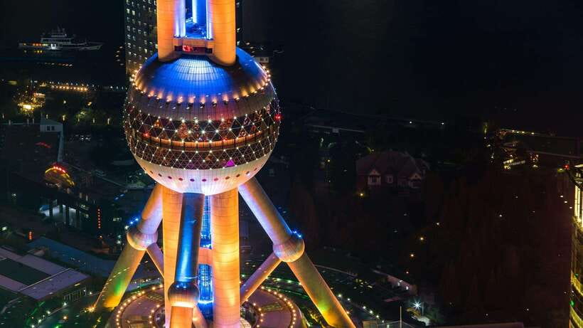 Shanghai: Oriental Pearl Tower Entry Ticket with PDF Guide - The 90 m outdoor observatory: a different kind of skyline