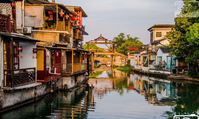Shanghai: Private Shanghai & Zhujiajiao Tour with Lunch - Should you book this private Shanghai & Zhujiajiao tour?