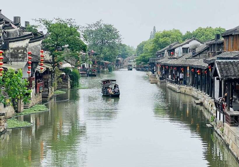 Shanghai: Private Shanghai & Zhujiajiao Tour with Lunch - The Bund skyline: how to time the views without wasting time in crowds