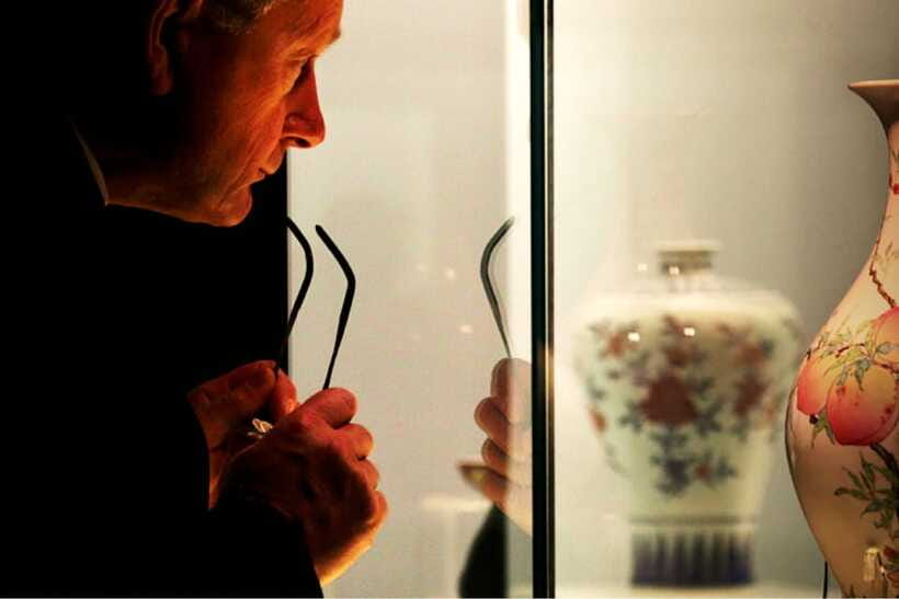 Shanghai: Private Tour of the Shanghai Museum - Jade Gallery: why jade symbolism shows up from burial to daily meaning