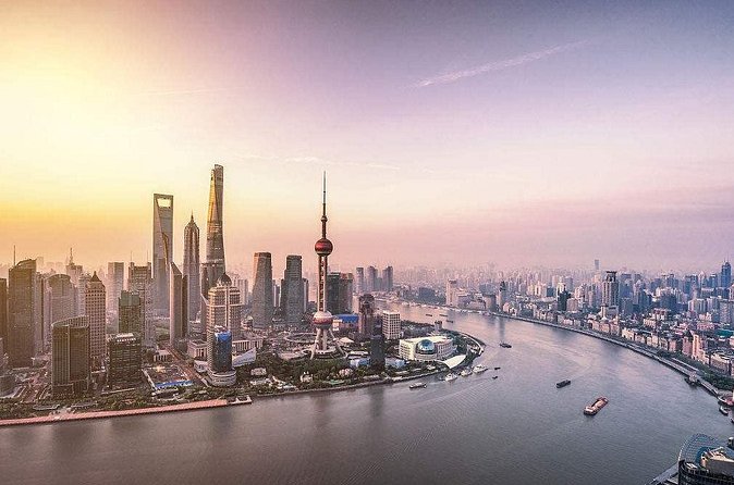 Shanghai Private Tour with River Cruise, Shanghai Tower, and Lunch or Dinner - Yu Garden and Yuyuan Bazaar: Street Food, Shopping, and Practical Notes