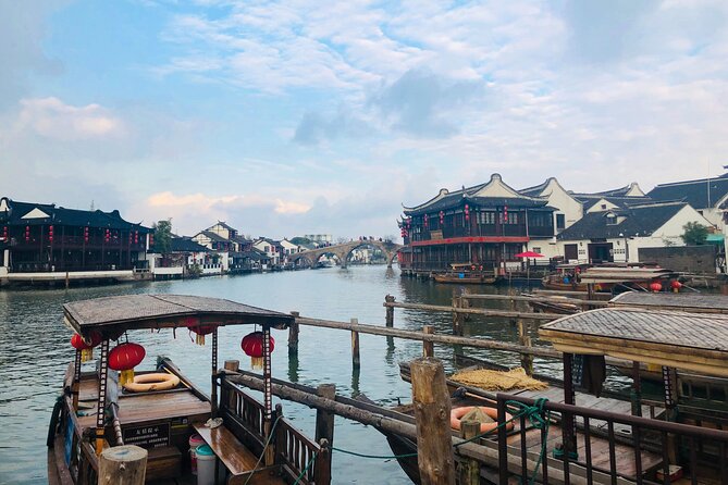 Shanghai Private Tour: Zhujiajiao Water Town and Boat Ride - Lunch or early dinner: optional, but often the best payoff