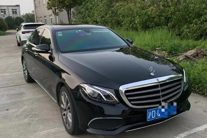 Shanghai Pudong Airport to Shanghai Hotels: Private with Meet & Greet Service - Flight tracking and the 2-hour buffer: what happens when delays hit