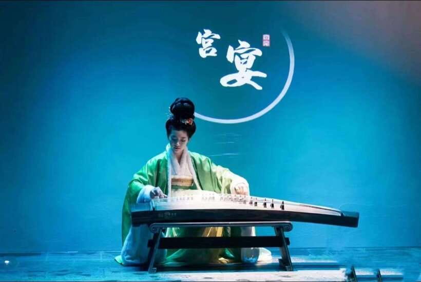 Shanghai: Royal Banquet with Chinese Cultural Performance - Dressing up in Chinese traditional clothing (and what costs extra)