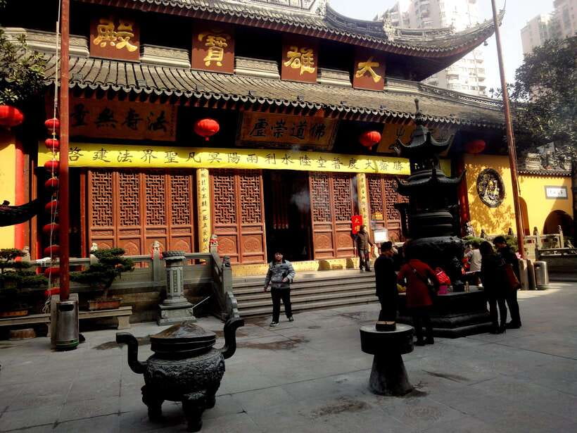 Shanghai: Top 5 Highlights All Inclusive Private Day Tour - Lunch that actually feels local: Shengjian dumplings with a drink