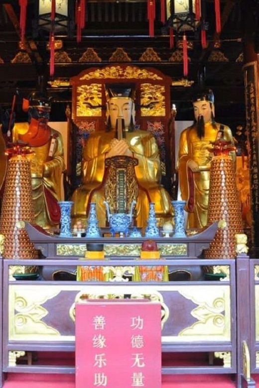 Shanghai: Yu Garden and City God Temple Walking Tour - Key highlights you should care about